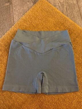 Seamless Ribbed High-Waist Women's Shorts - Sage